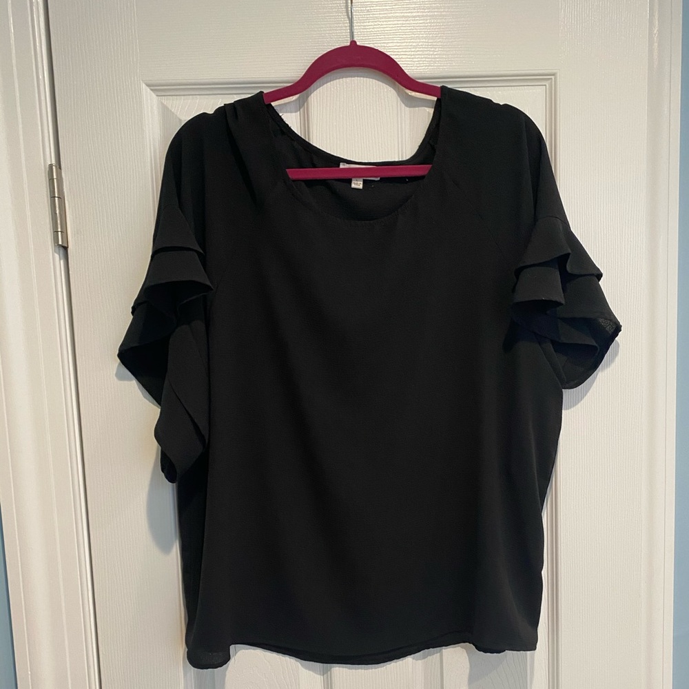 Black short ruffle sleeve umgee top